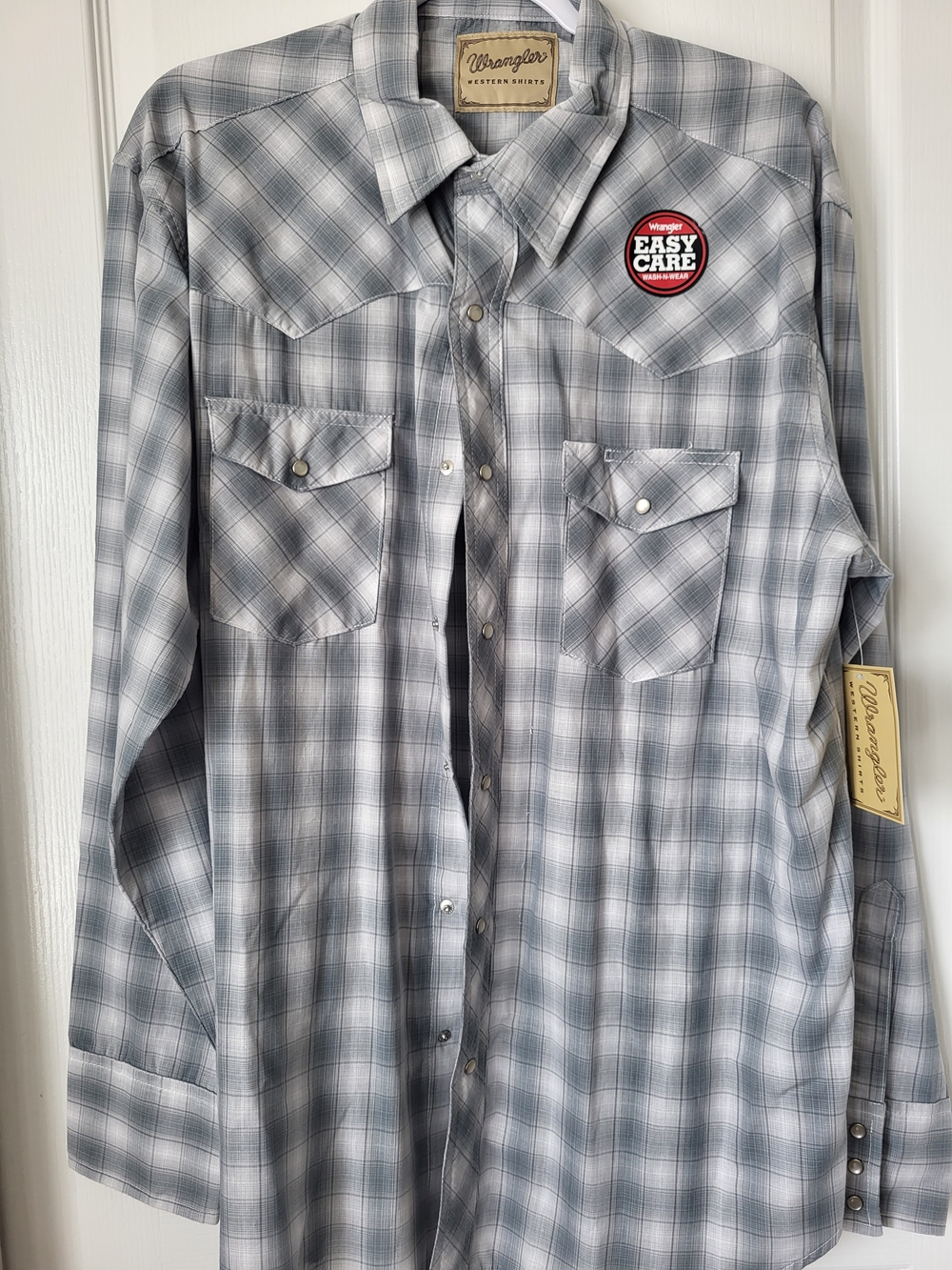 Wrangler Men’s Gray Blue Plaid Long-Sleeve Western Shirt - Snap Button Easy Care